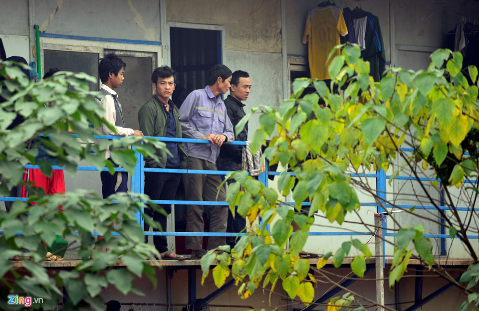 Hiện trường vụ sập giàn giáo làm 3 người chết lúc rạng sáng